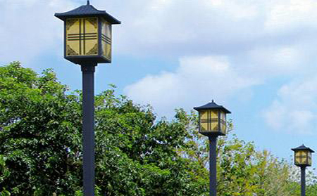 太阳能陇南庭院灯怎么选亮度与续航更耐用